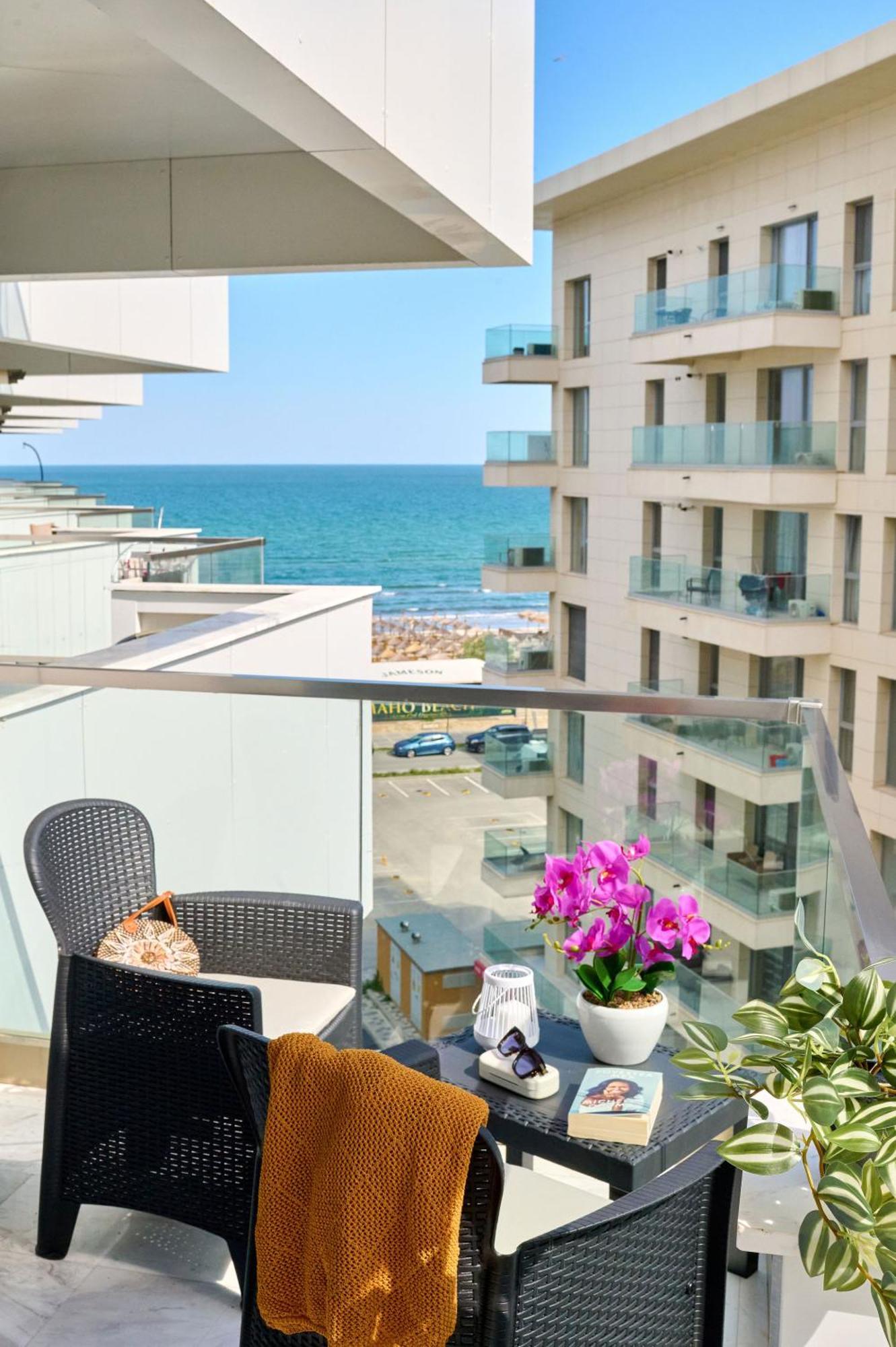 Summer Residence Apartment In Infinity Beach Resort - Parking Mamaia Extérieur photo