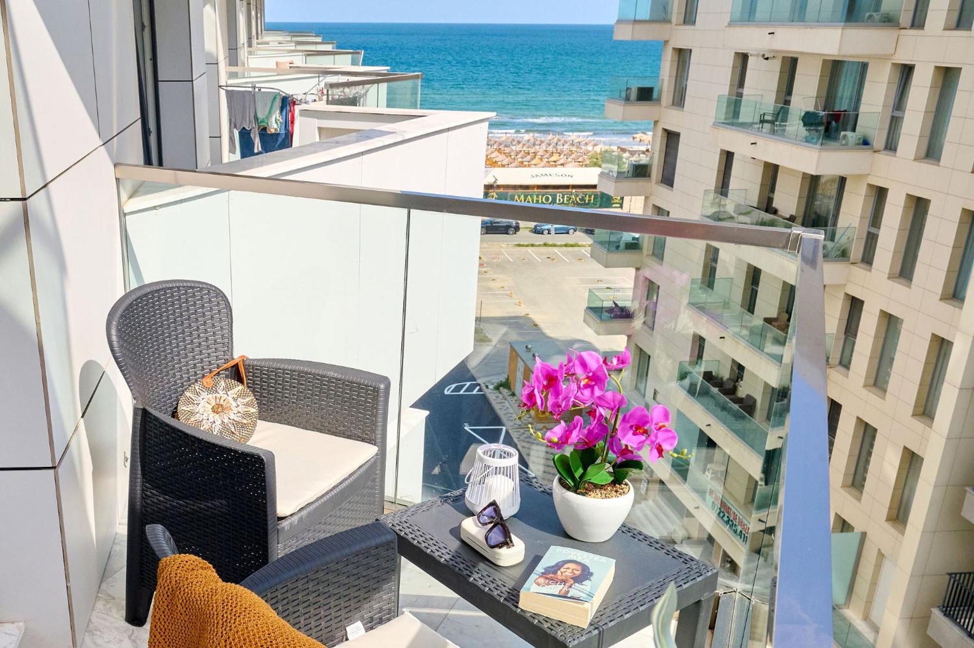 Summer Residence Apartment In Infinity Beach Resort - Parking Mamaia Extérieur photo