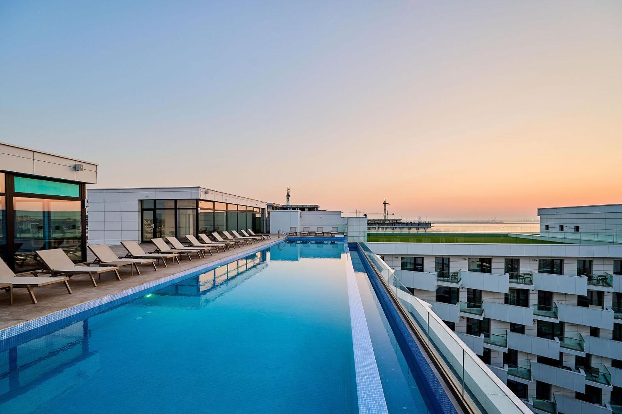 Summer Residence Apartment In Infinity Beach Resort - Parking Mamaia Extérieur photo