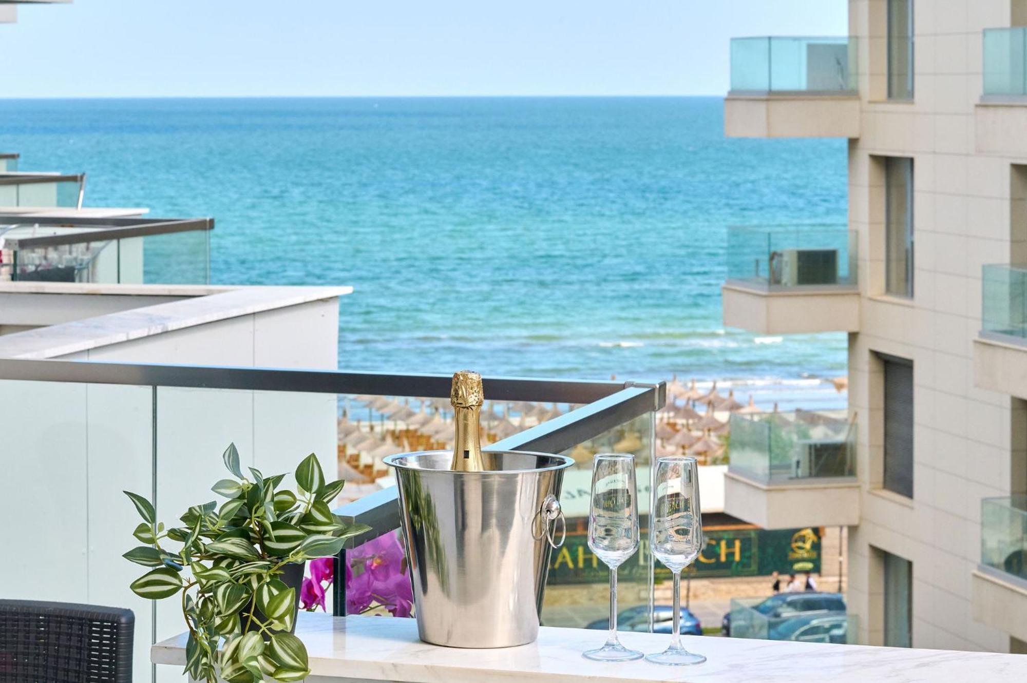 Summer Residence Apartment In Infinity Beach Resort - Parking Mamaia Extérieur photo