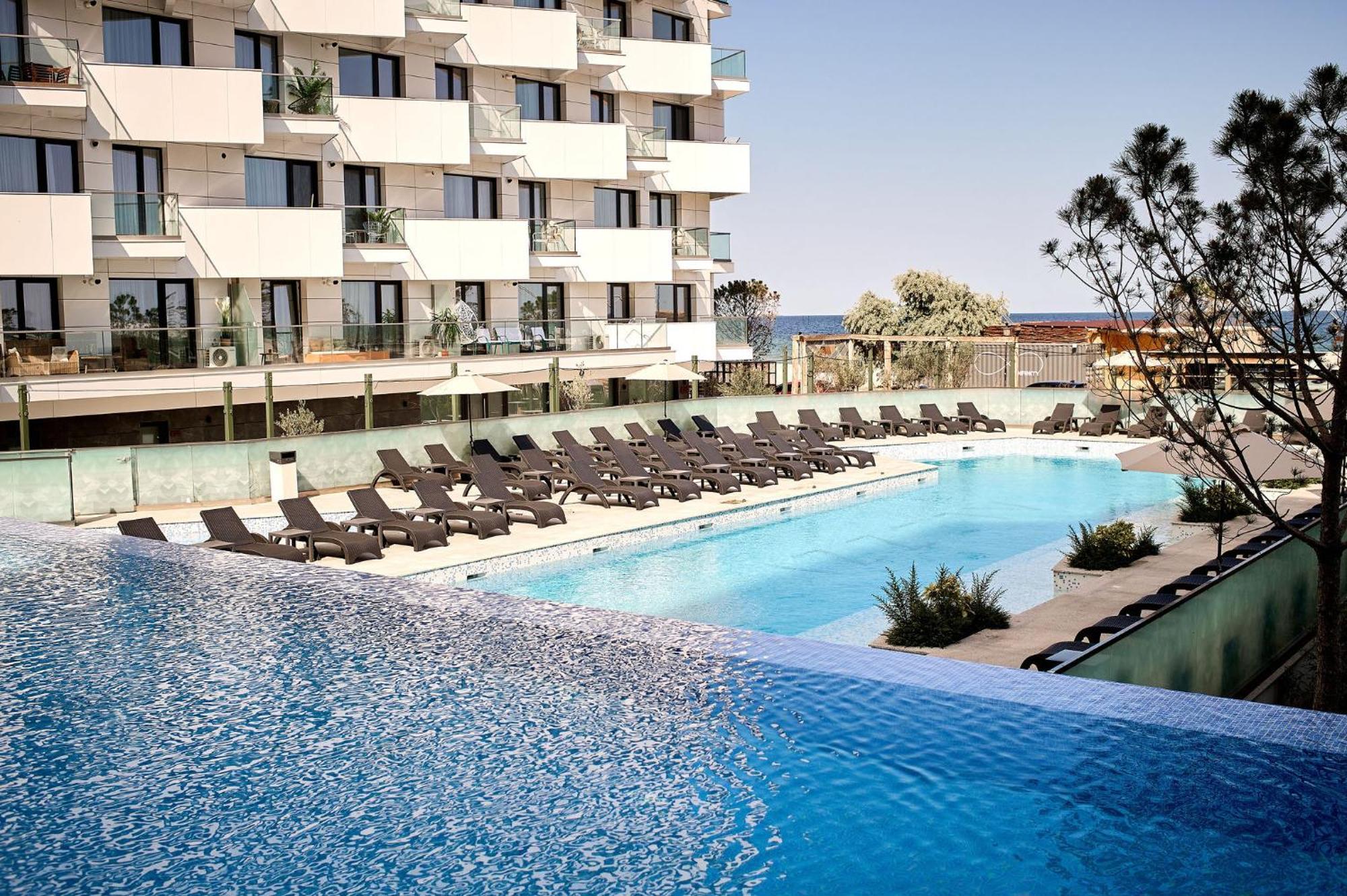 Summer Residence Apartment In Infinity Beach Resort - Parking Mamaia Extérieur photo